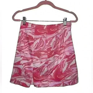 Retro Pink and White 80’s-Inspired Swirl / Marble Patterned Slitted Mini Skirt